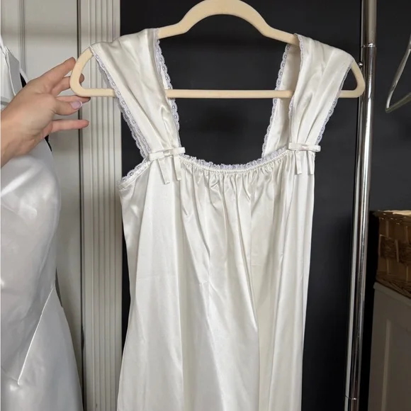 Manito Will White Lace Trim Nightgown - Picture 7 of 7